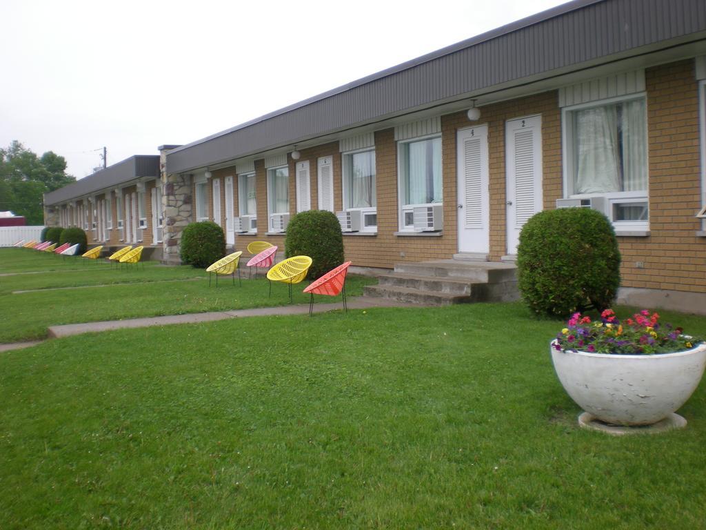 Motel Vaudreuil Exteriér fotografie